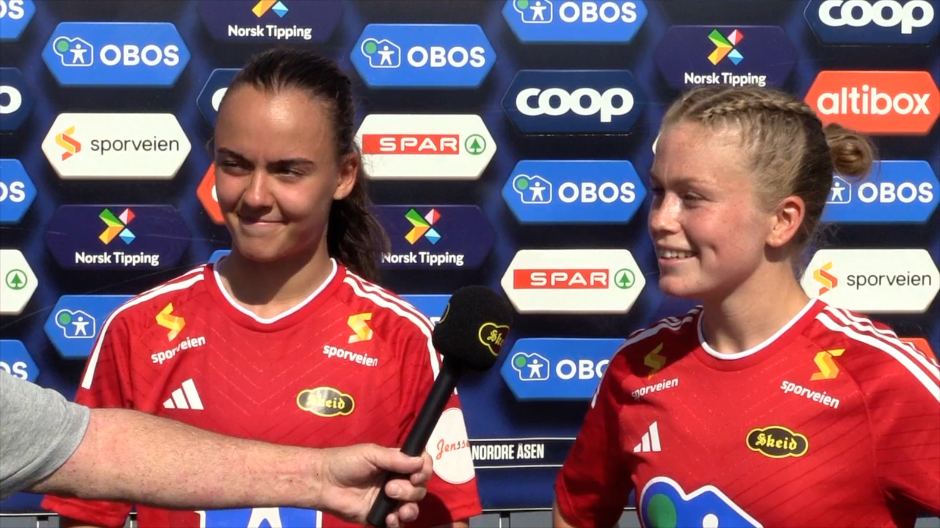 Anna og Isabella etter Skeid - Ottestad